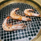 到处都是高级『黑』➕『金』的『烤🥩店』