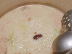 -洪氏嗨捞·猪肚鸡火锅(阳光天地店)