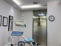 -雅悦齿科(顾村公园店)