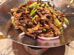 -艳阳天·非遗楚菜(武汉客厅店)
