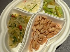 -左庭右院鲜牛肉火锅黑金店(陆家嘴中心店)