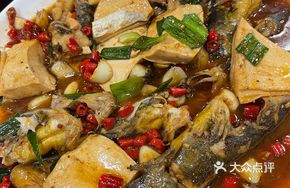 Yellow Duck Head Stewed with Tofu