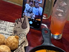 -BHC炸鸡(明洞总店)