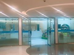 -瑞尔齿科(南京东路名人诊所)