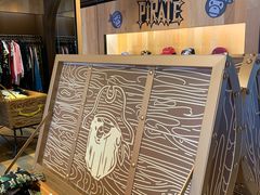 -BAPE STORE®(斯普瑞斯奥特莱斯店)