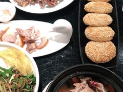金牌京酱肉丝-皇城根·鲁菜济南菜·吊炉烤鸭·炒鸡鱼头(济南旗舰店)