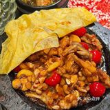 新年氛围拉满的饭店！萨拉齐湘食董家