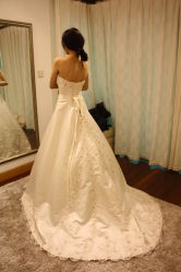 美美但不累赘的拖尾-LANYI COUTURE高级婚纱礼服改衣店
