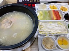 酸辣秀才过桥米线-花馬肆.云南过桥米线(汉神购物广场现场熬汤店)