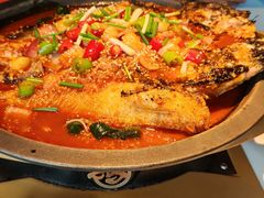 -鸣记脆皮烤鱼(三八广场店)