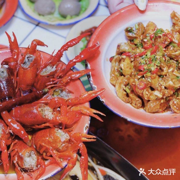 听说靠小吃出了圈 去了他们家