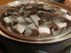 -围炉肉舍•炭烤活鳗•丹东海鲜烤肉(步行街店)