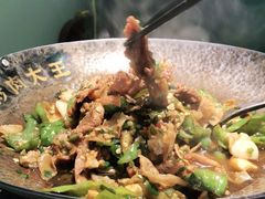 -费大厨辣椒炒肉(高铁吾悦广场店)