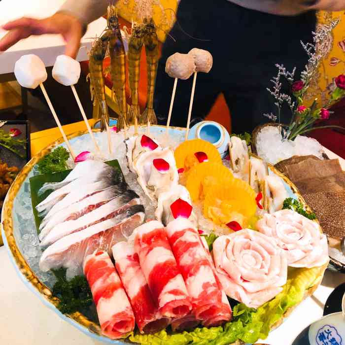 蓝波斯菊鲜汤火锅(金沙洲店)-"之前在点评买了两张50抵100的券,同朋.