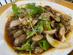 -休记光头香辣蟹干锅(绵竹店)