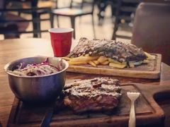 -Ribs & Burgers The Rocks