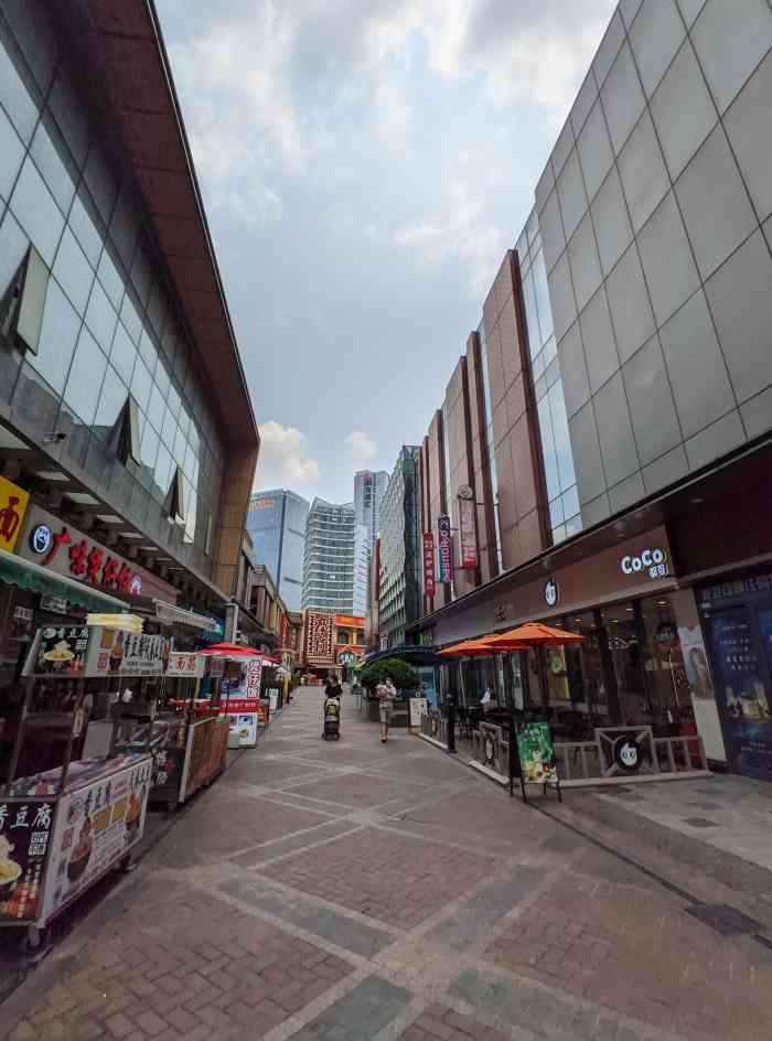 万达广场(番禺店)-"番禺万达广场位于地铁南村万博站出地铁后大.