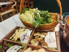 -椰子湾·海南火锅·糟粕醋·椰子鸡(正大广场店)