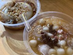 隔壁买的冰汤圆和冰粉-鸿顺老铁锅美蛙鱼府(解放碑店)