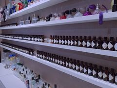 -墨more调香馆DIY自调香水(博雅国际中心B座店)