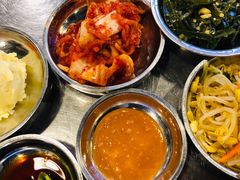 -釜山火炉·海鲜烤肉(紫藤路店)