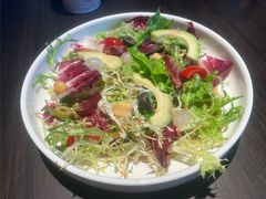 主厨牛油果花园沙拉-庐灶江南·江南菜·四合院Bistro(东直门雍和宫·原华侨宾馆店)