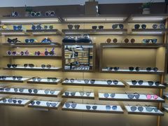 -罗伯特眼镜·蔡司官方授权(罗湖国贸店)