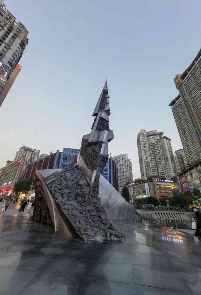 三峡广场-"沙坪坝其实其他都还好,就是各种写字楼啊大.