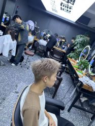 -藤野造型专业烫染接发