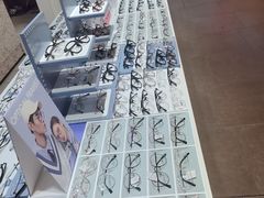 -美式眼镜·授权蔡司.依视路.尼康.豪雅.明月(南翔印象城店)