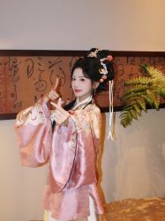 -一揽芳华汉服旗袍体验馆(拙政园店)