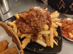 肉酱芝士薯条-MI WU FACTORY米屋美食工厂餐厅(绿地店)