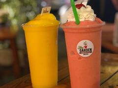 -席娜卡琳火车铁道夜市