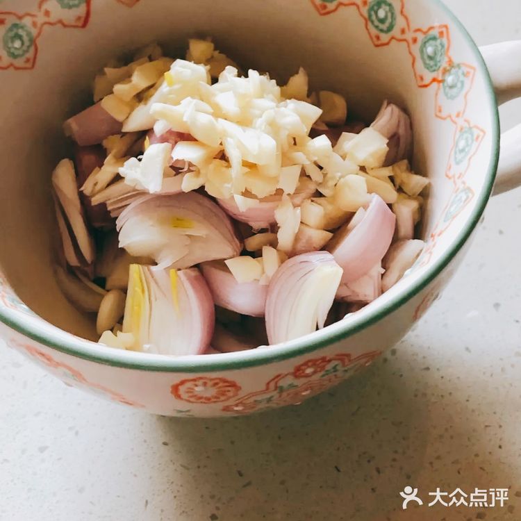 荤素搭配三步走快手菜之【青笋炒肉】