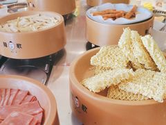 -龍歌自助小火锅(市南金茂湾店)