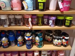 -名创优品(北京新中关购物中心地铁层店)