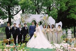 -艾米丽婚纱礼服