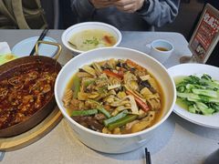 -有红鸡毛店·川菜(建设路店)