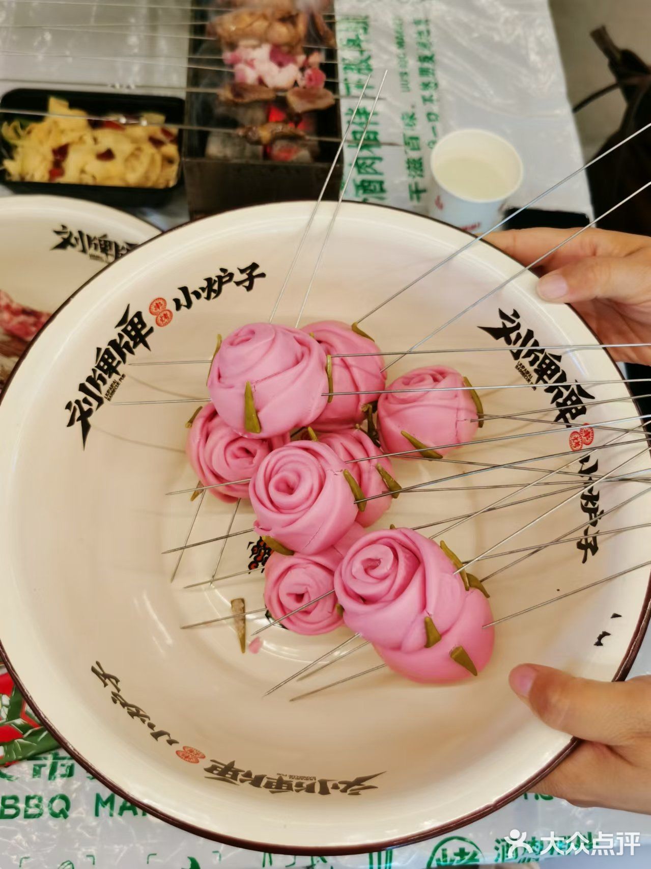我勒个去，小炉子撸串卷翻天啦！  