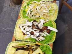 -有一锅·野生菌黑山羊腊排骨火锅(古城北门店)
