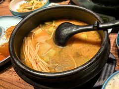 大酱汤-明洞阿姨·韩式酱蟹烤肉·创意料理(三元桥店)