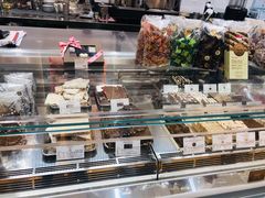 面包甜点陈列柜-VENCHI 闻绮(上海佛罗伦萨小镇店)