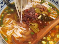 酸菜牛腩粉-三两粉(深圳龙华上塘店)