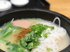 妈妈过桥米线-妈妈故事米线(市府恒隆店)