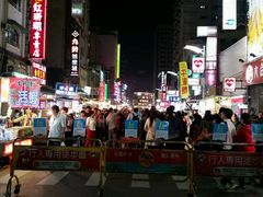 -六合夜市