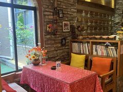 -月亮眼花园餐厅书吧酒吧