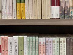 -钟书阁(群光广场店)