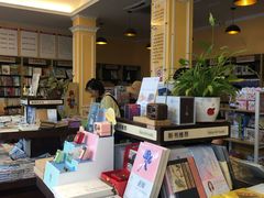 -新华书店(龙头路店)