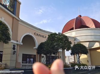 「百联奥特莱斯广场(长沙店)」环境设施 干净整齐 