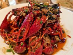 -肥肥虾庄·金牌油焖大虾(汉街SKP店)